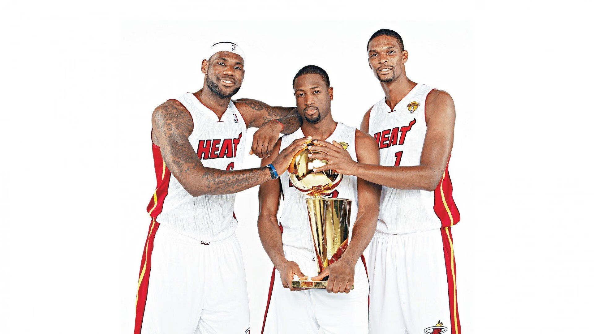 76人压制深圳队，西亚卡姆成为关键先生，一场跨洋对话的篮球启示