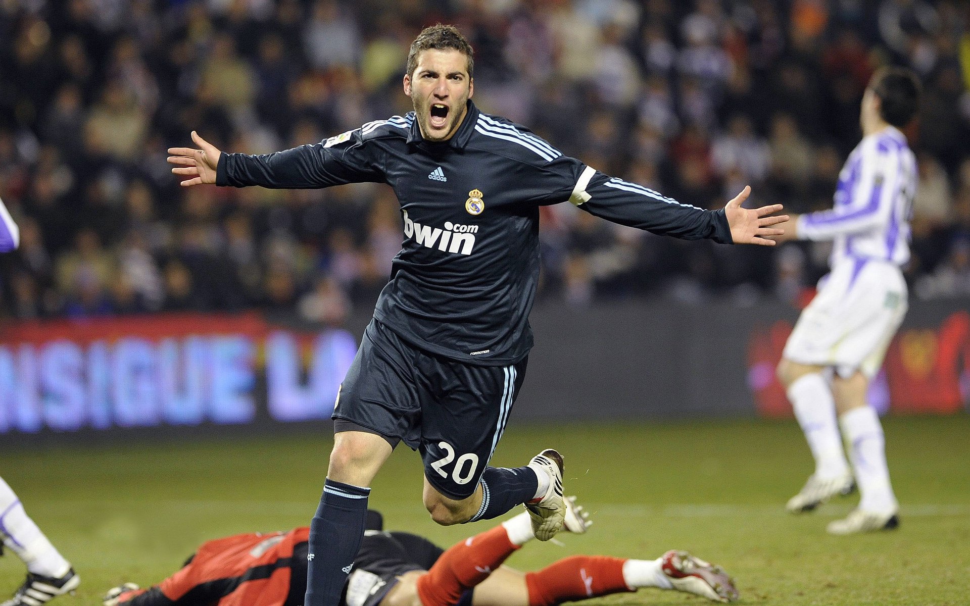 世界杯之夜，戈麦斯如何以唯一性主宰美加墨之战